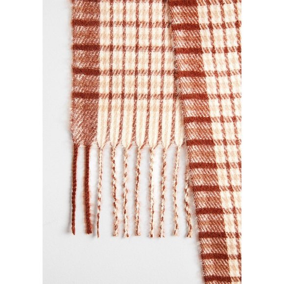 Modcloth | NWT Cuddle Up Gingham Blanket Scarf 💠 - Picture 4 of 8